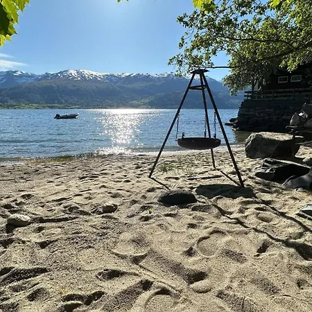 Casa Hauge - Fjord View Sandane