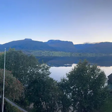 Pensión Casa Hauge - Fjord View Sandane