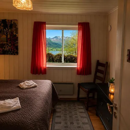 Casa Hauge - Fjord View Pensión *