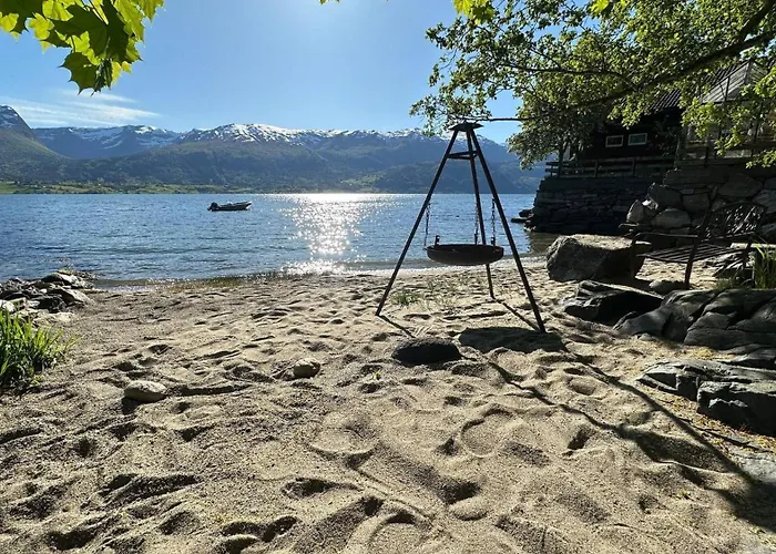 Casa Hauge - Fjord View Sandane