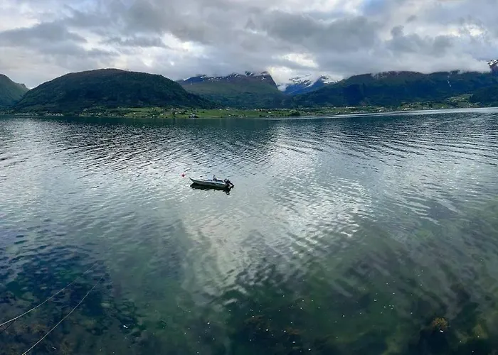Casa Hauge - Fjord View Gasthof *