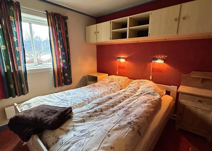 Pensjonat Casa Hauge - Fjord View Sandane